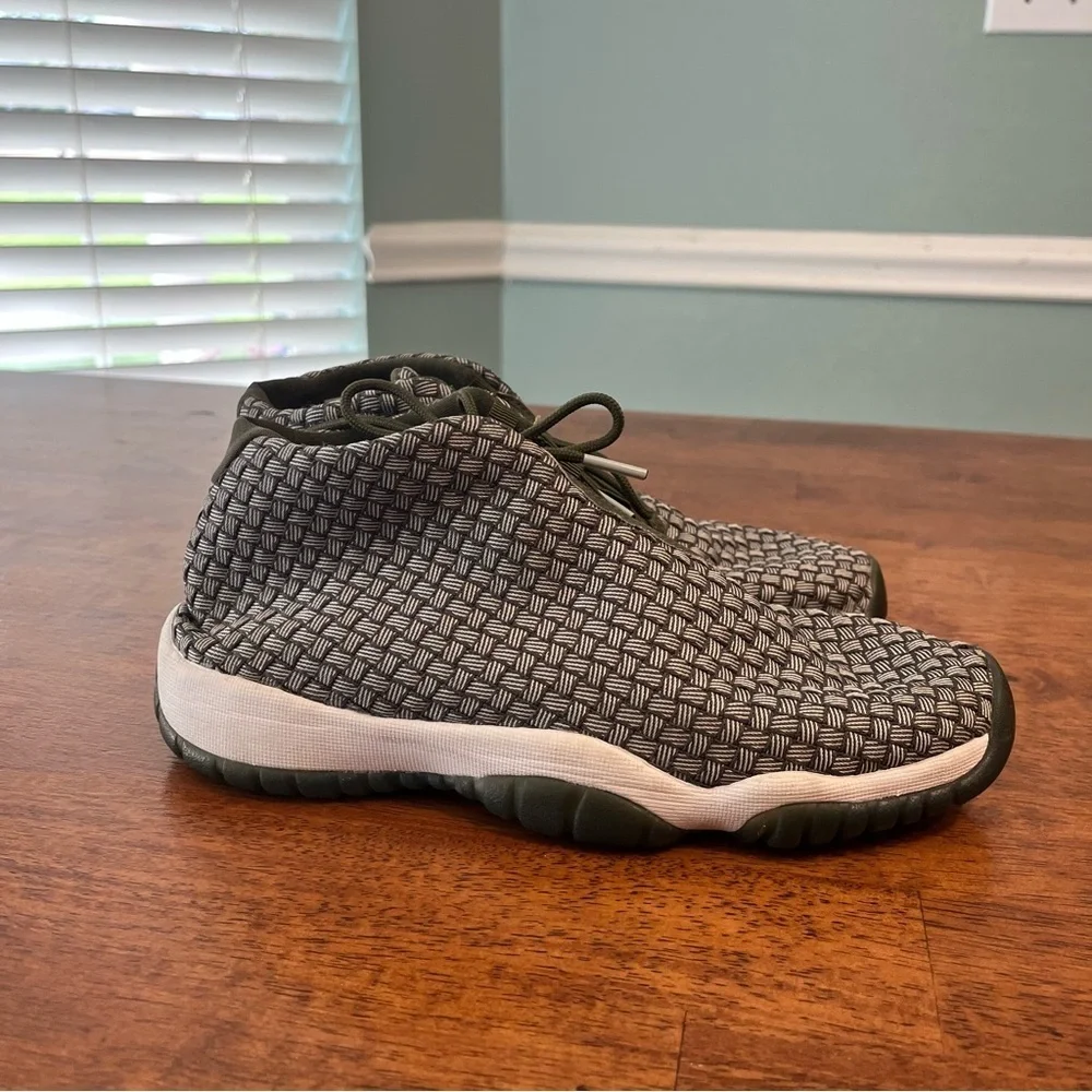 Jordan Future olive green weave sneakers size men’s 7 women’s 9